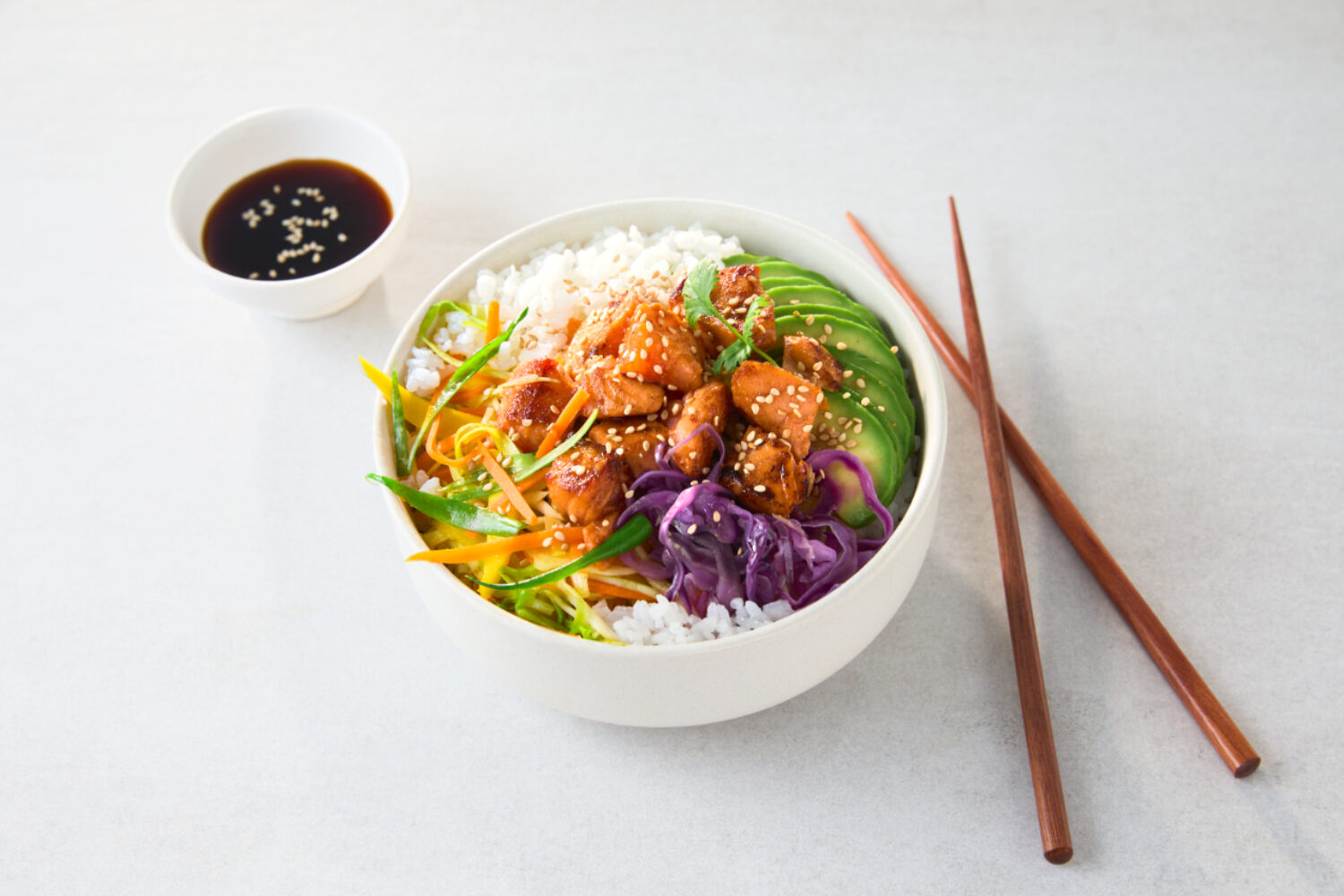 Poke bowl med mangosalat