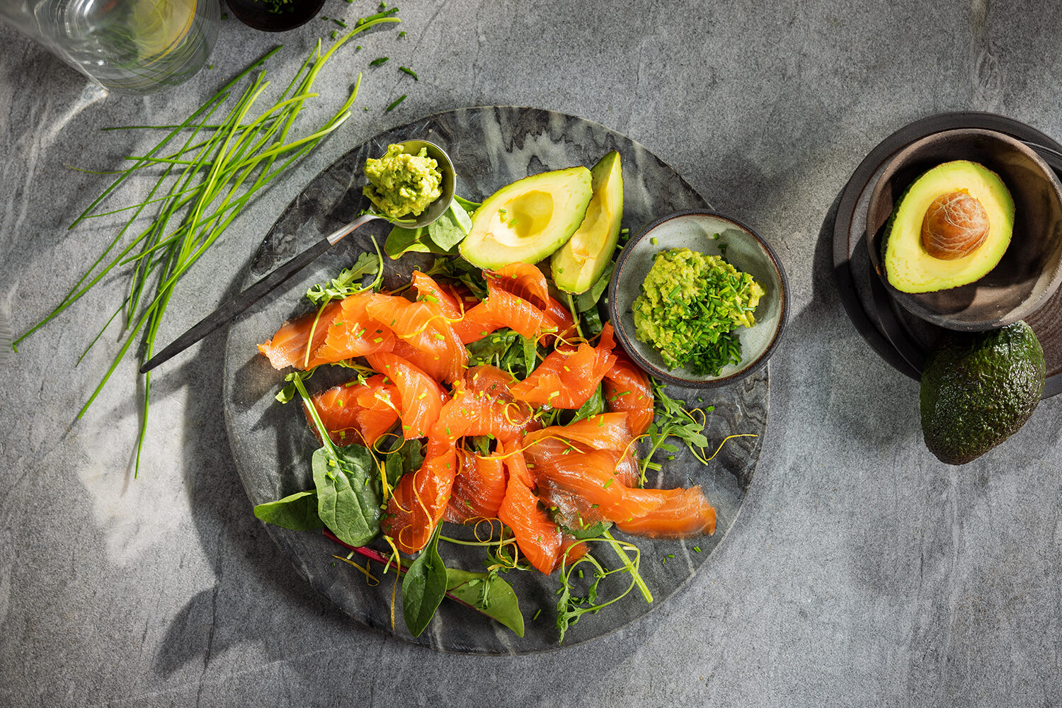 Røkelaks carpaccio med avokado