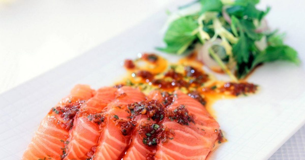 Tiltalende Presentasjon Av Sashimi Med Salma